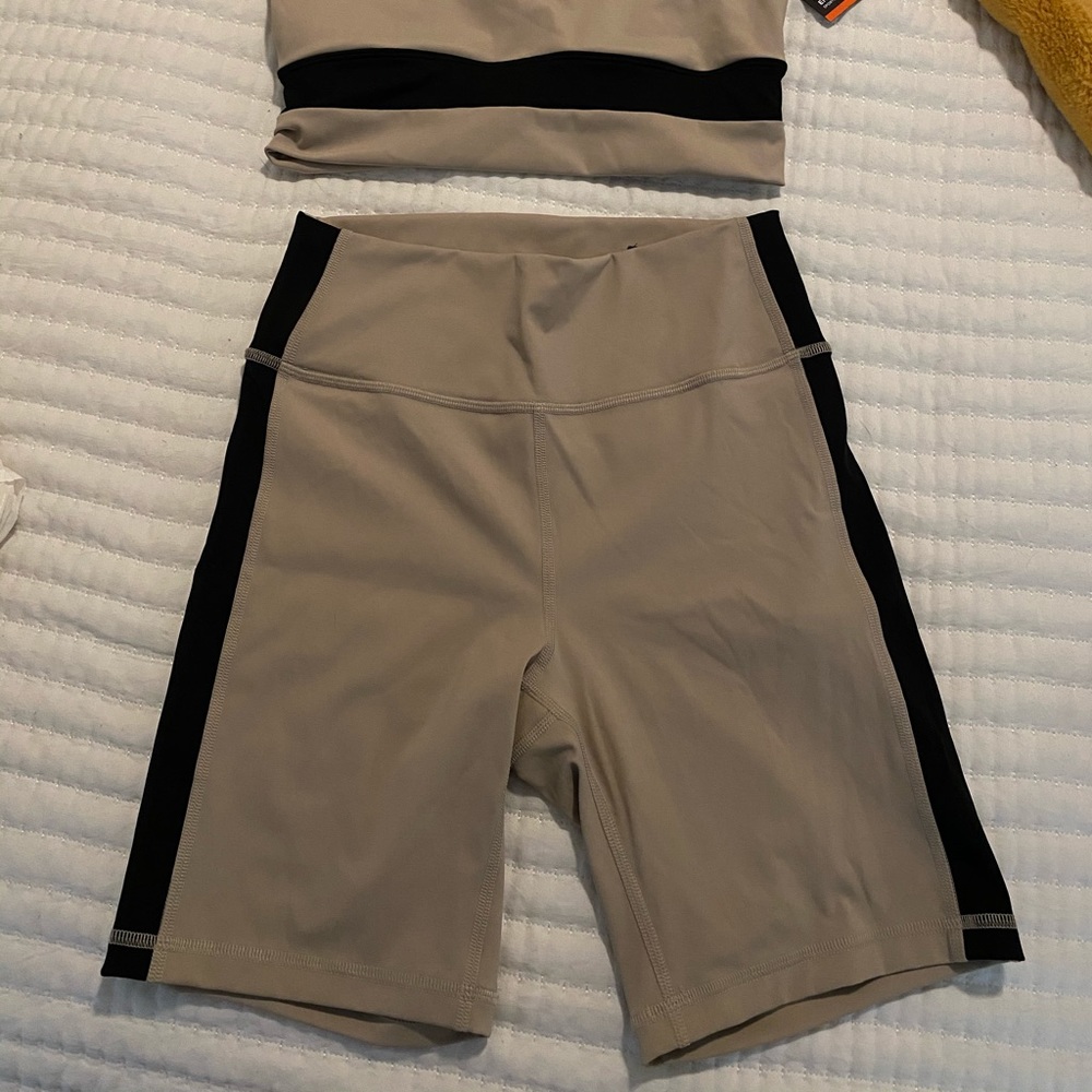 Gilly Hicks Matching Set - Picture 3 of 3